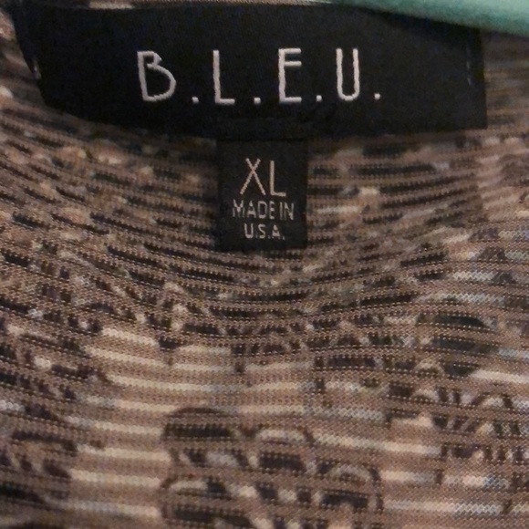 B.L.U.E ladies blouse - Picture 2 of 4